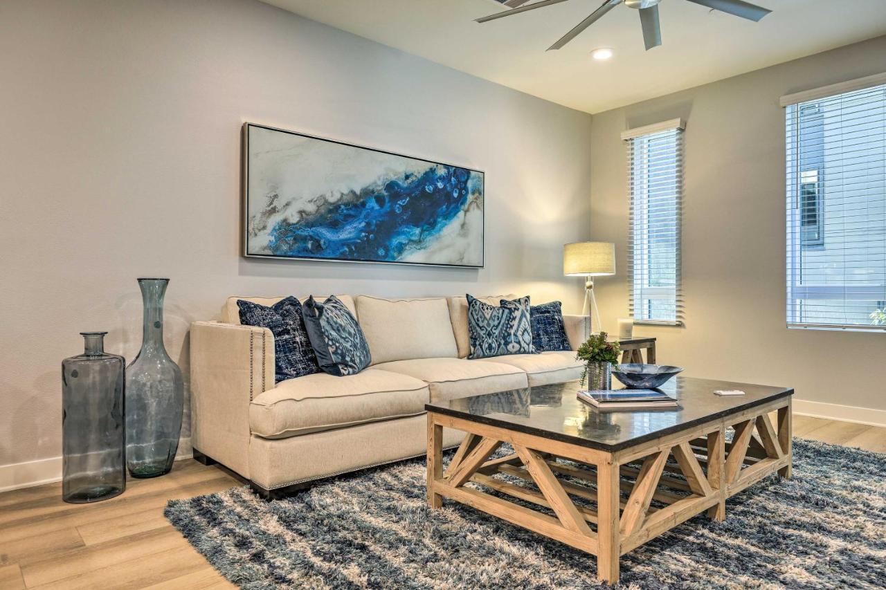 Apartment Modern With Pool - 7 Mi To Beach!