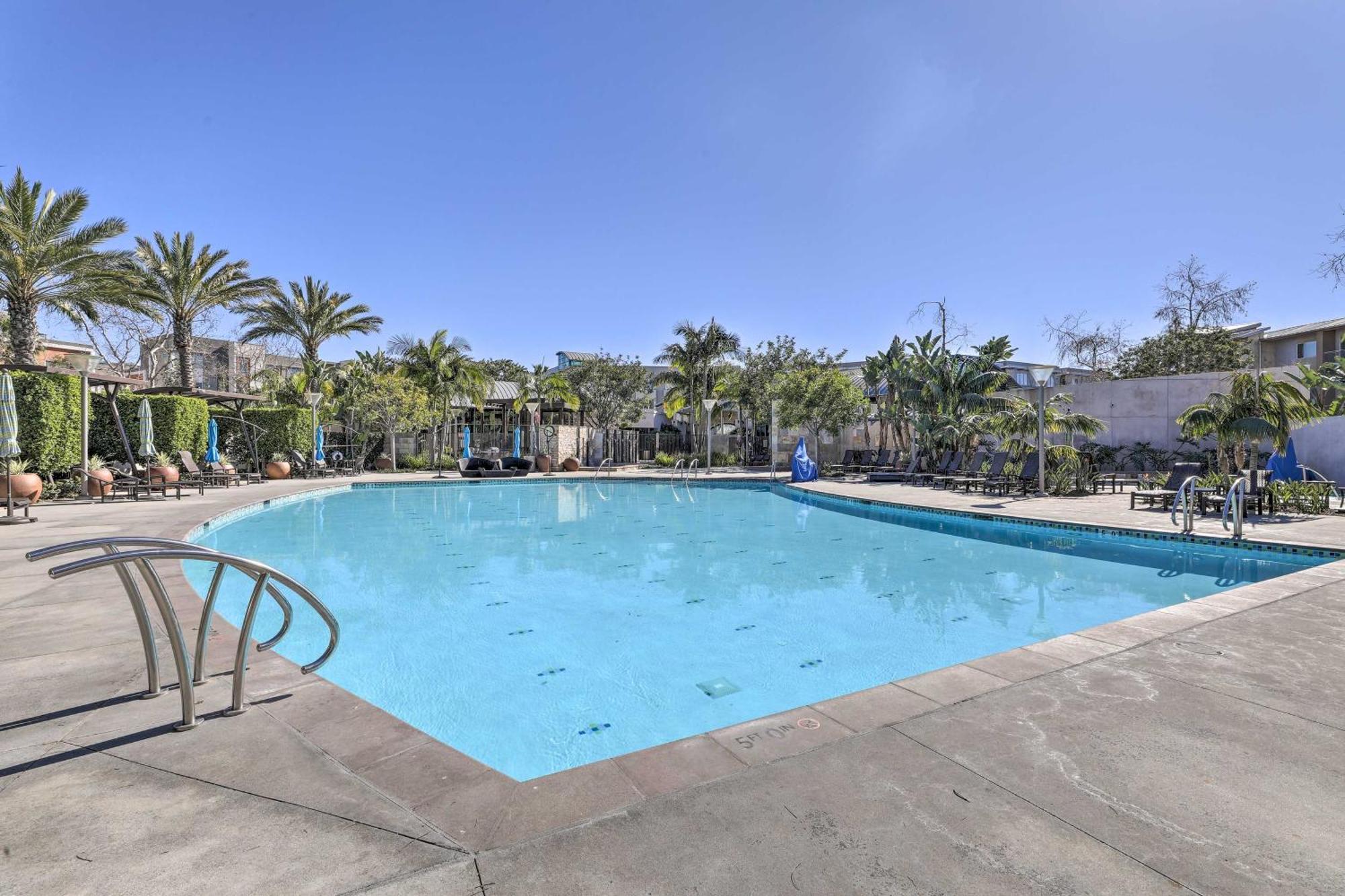 Modern With Pool - 7 Mi To Beach! *