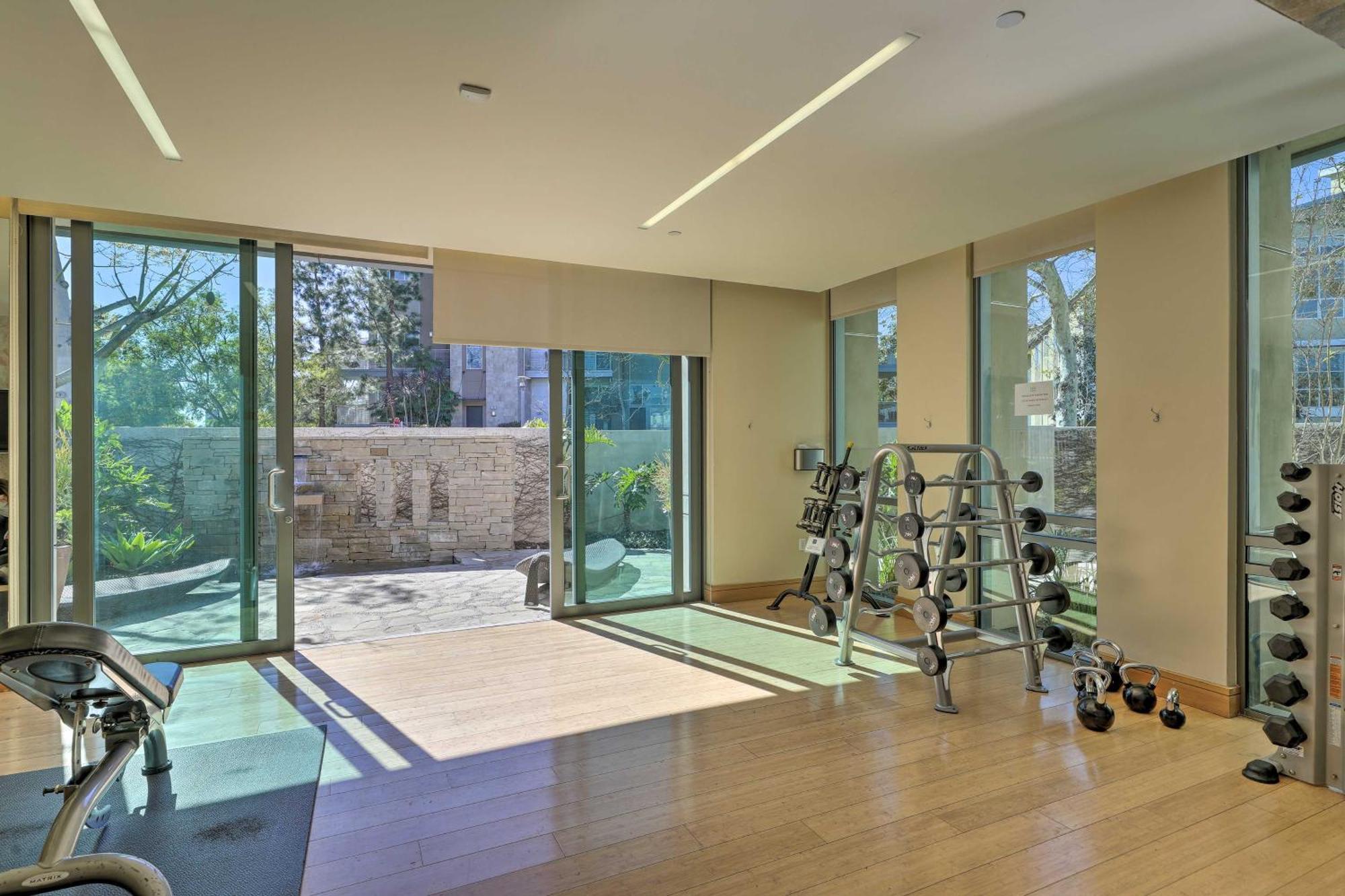 Modern With Pool - 7 Mi To Beach! *